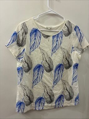 Reiss Women's blouse - medium. White Leaf Print Short Sleeve Top - silk